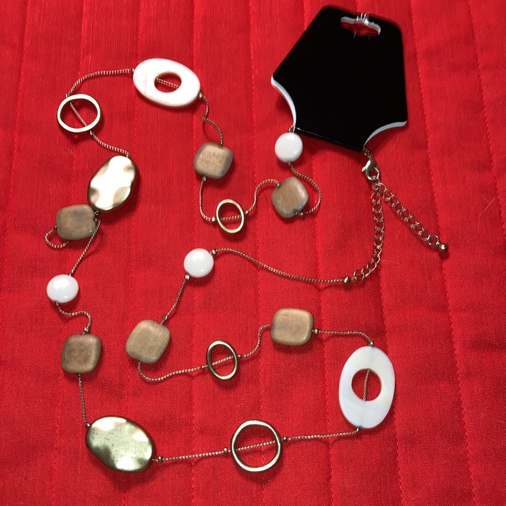 NWT Neck. with mop shell oval cutouts, sq. beads, gt circles and oval beads  $10